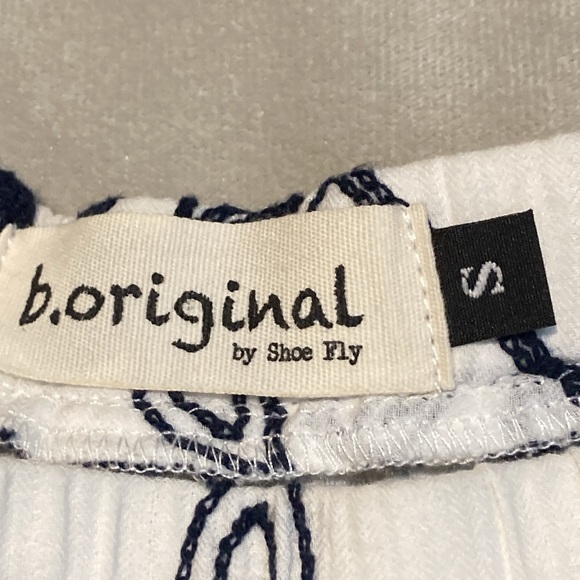 Small b. Original by Shoe Fly Top - Picture 2 of 8